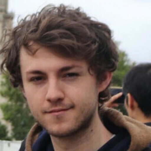Dylan headshot